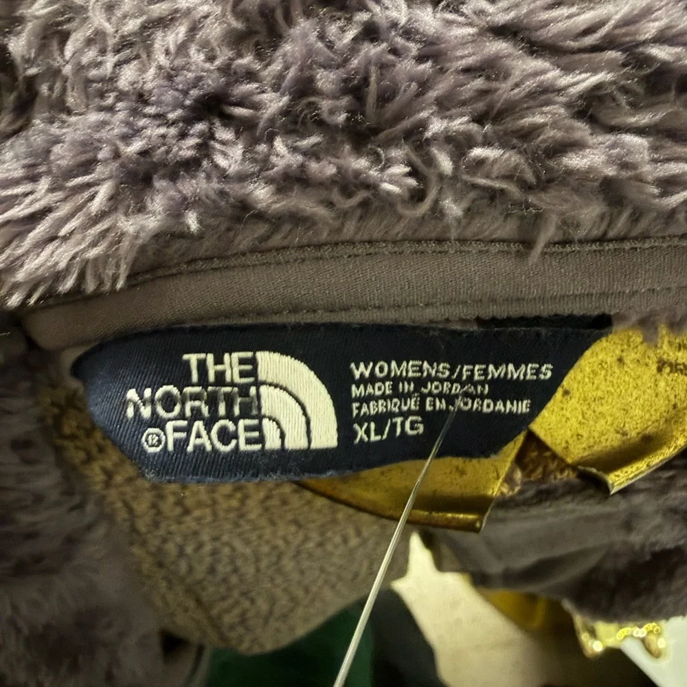 The North Face Women’s XL Fuzzy Fleece Vest Gray Cozy Zip Up - Picture 6 of 6
